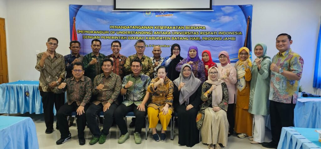 Rektor URINDO, Prof. Dr. Cicilia Windiyaningsih, M.Kes dan Bupati Batang Hari, Muhammad Fadhil Arief, SE
