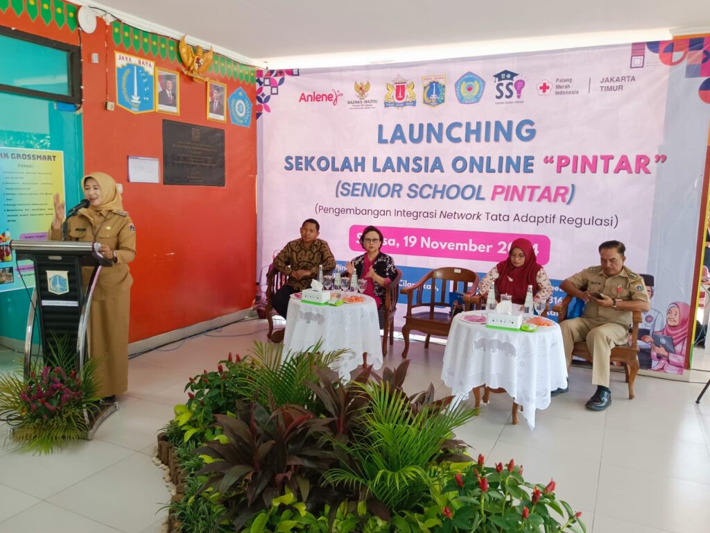 LAUNCHING SENIOR SCHOOL “PINTAR” KOLABORASI PEMKO JAKARTA TIMUR DAN URINDO